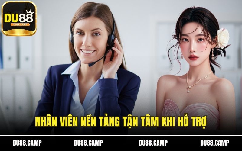 Nhân viên nền tảng tận tâm khi hỗ trợ